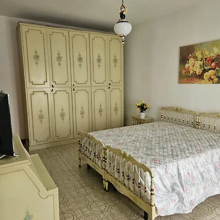 La Casa Dei Nonni Holiday home *